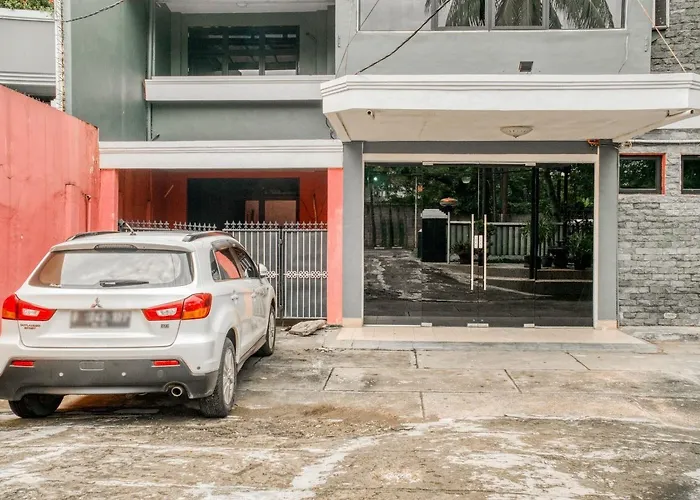 RedDoorz near Plaza Senayan Hotel Jakarta